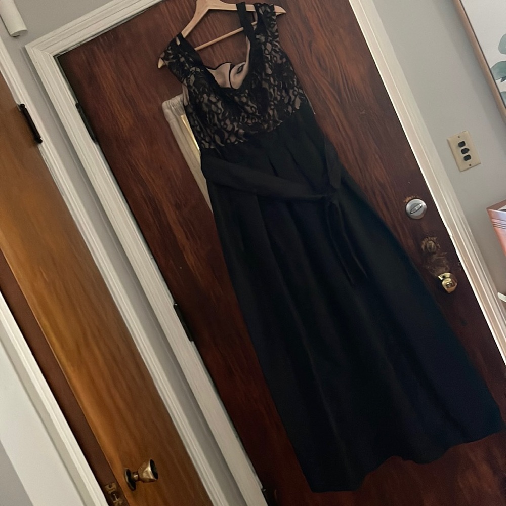 Evening Gown Black & Lace Size 16
